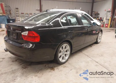 2006 BMW 330Xi z USA, uszkodzony, nr VIN WBAVD33526KV61975